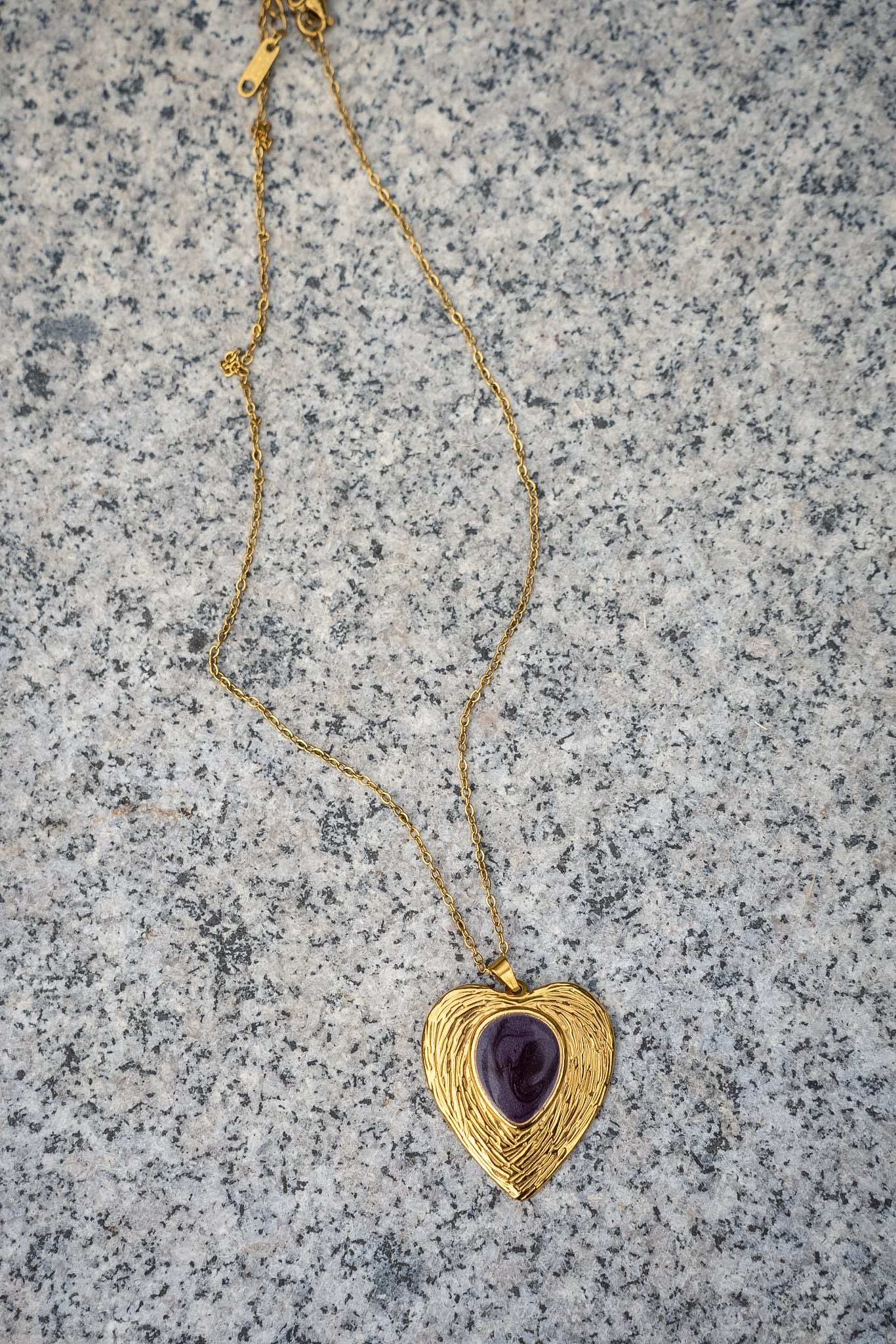 Amor Necklace